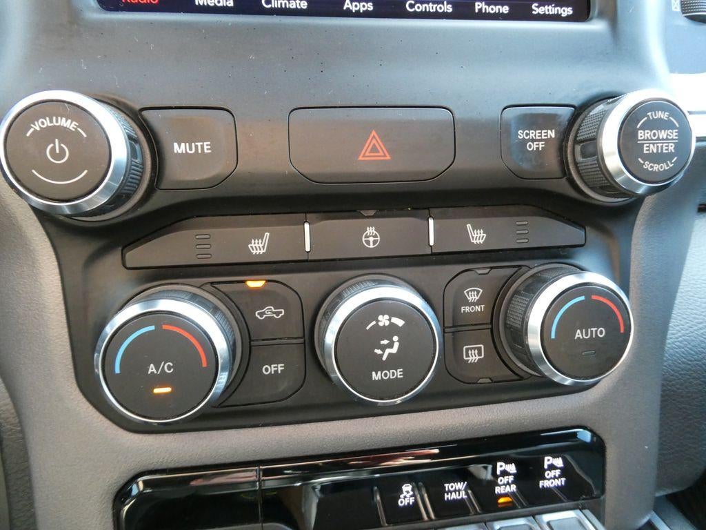 2020 RAM 1500 Big Horn 4x4 Crew Cab 5'7" Box