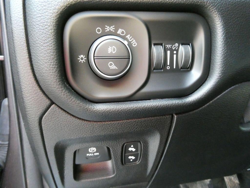 2021 RAM 1500 Laramie 4x4 Crew Cab 5'7" Box