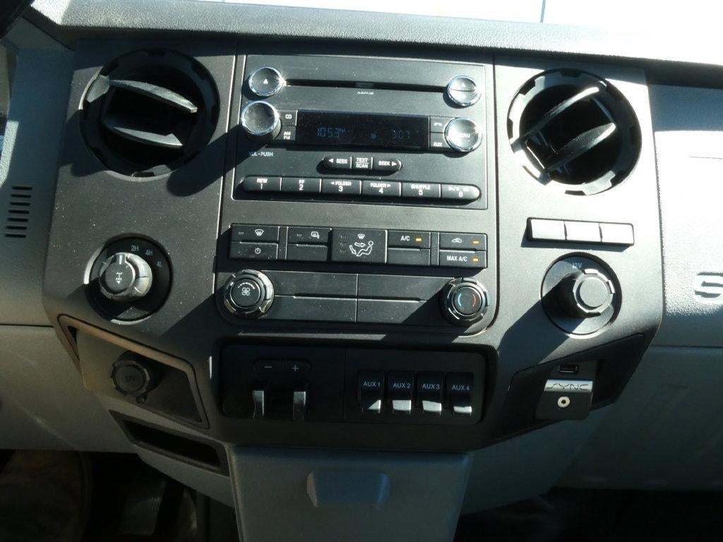 2015 Ford Super Duty F-250 SRW 4WD Crew Cab 6-3/4 Ft Box XL
