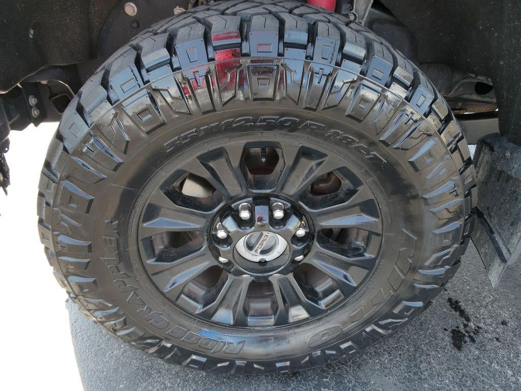 2022 Ford Super Duty F-250 SRW LARIAT 4WD Crew Cab 6.75' Box