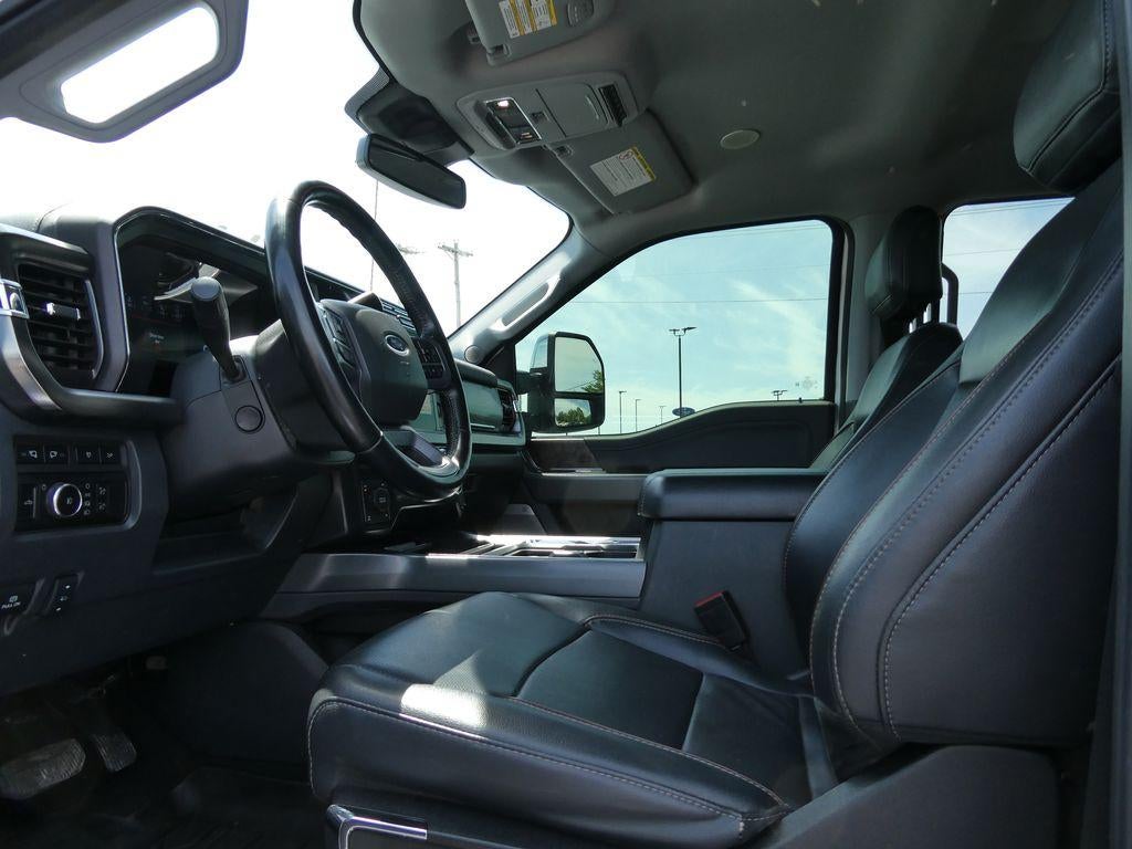 2023 Ford Super Duty F-250 SRW LARIAT 4WD Crew Cab 6.75' Box