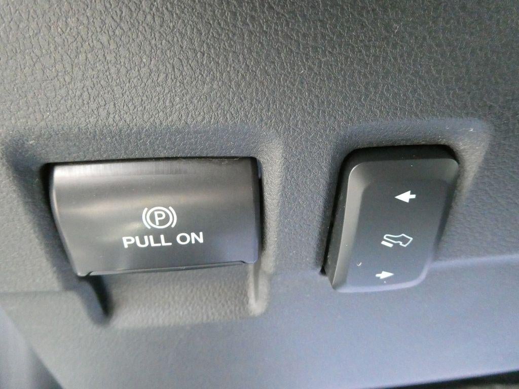 2023 Ford Super Duty F-250 SRW LARIAT 4WD Crew Cab 6.75' Box