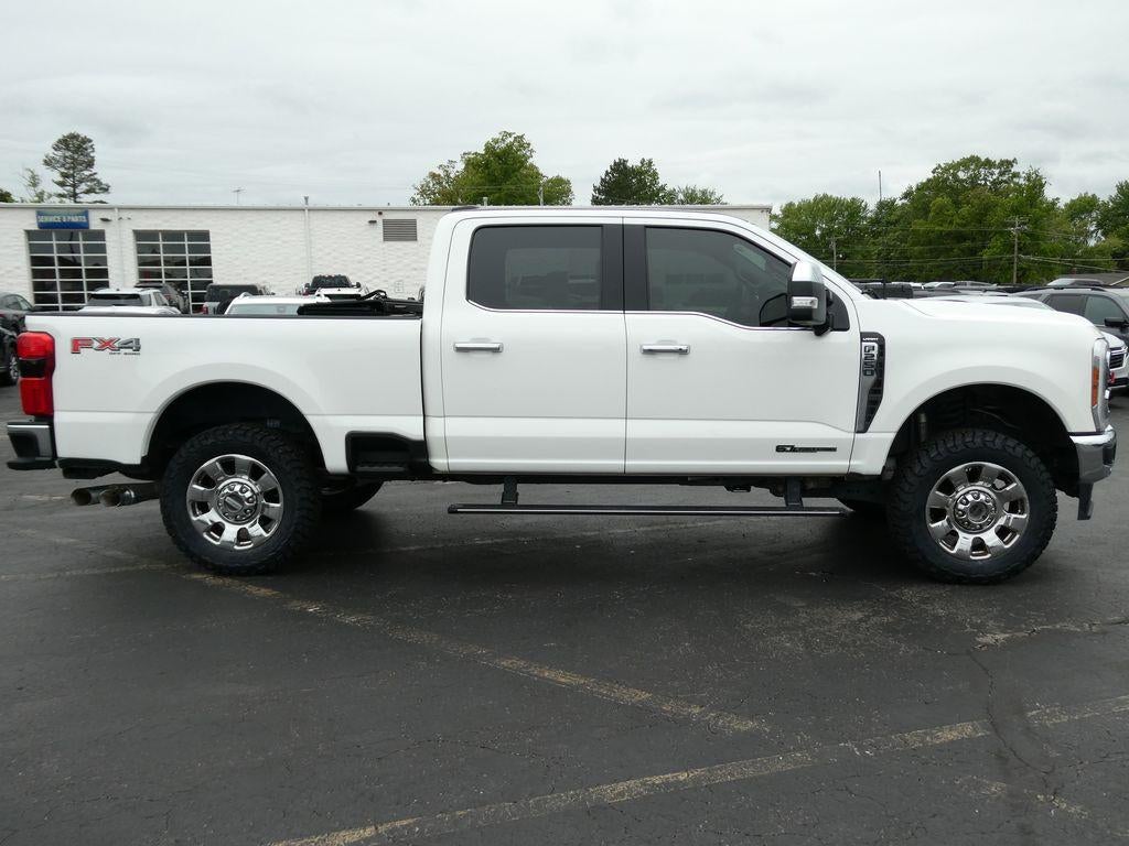 2023 Ford Super Duty F-250 SRW LARIAT 4WD Crew Cab 6.75' Box