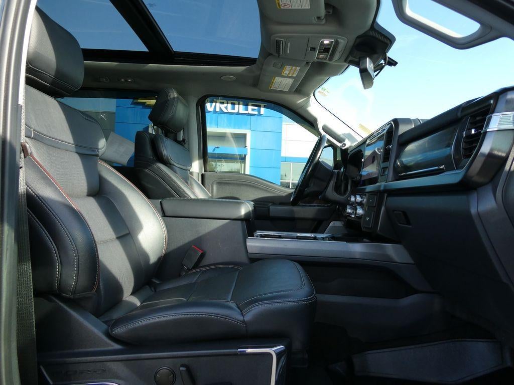 2023 Ford Super Duty F-350 SRW LARIAT 4WD Crew Cab 6.75' Box