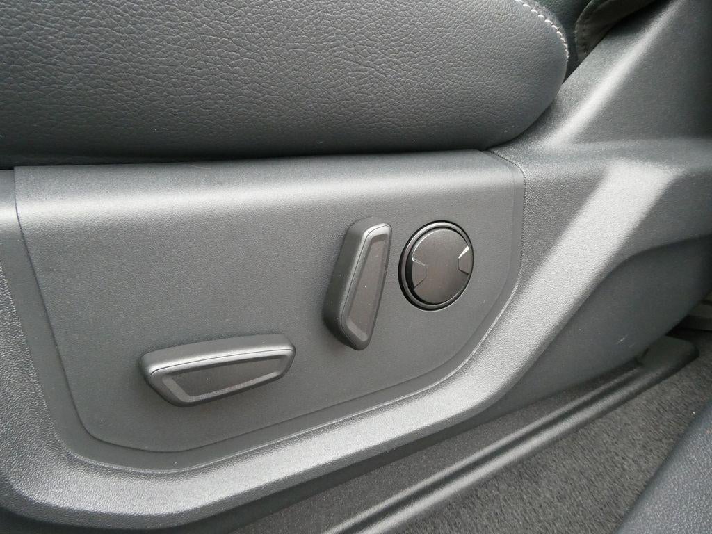 2022 Ford Super Duty F-350 SRW LARIAT 4WD Crew Cab 6.75' Box