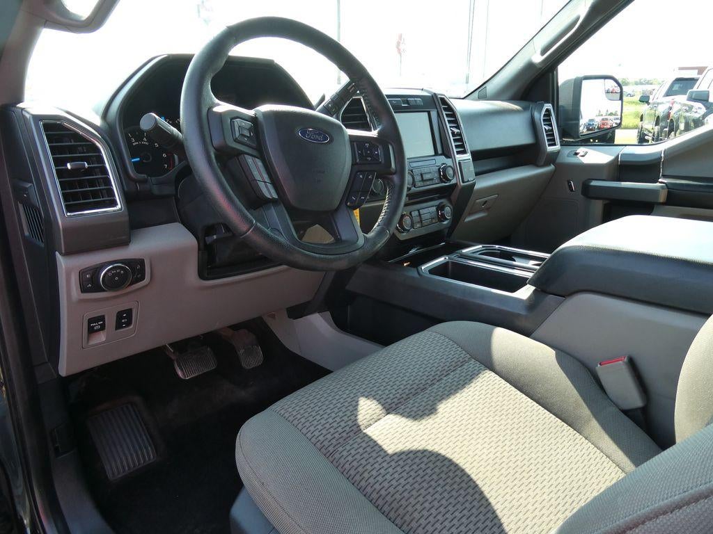 2015 Ford F-150 4WD SuperCrew 5-1/2 Ft Box XLT