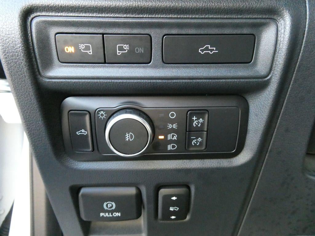 2022 Ford F-150 LARIAT 4WD SuperCrew 5.5' Box
