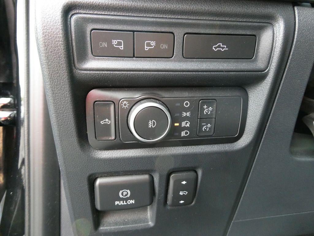 2022 Ford F-150 LARIAT 4WD SuperCrew 5.5' Box