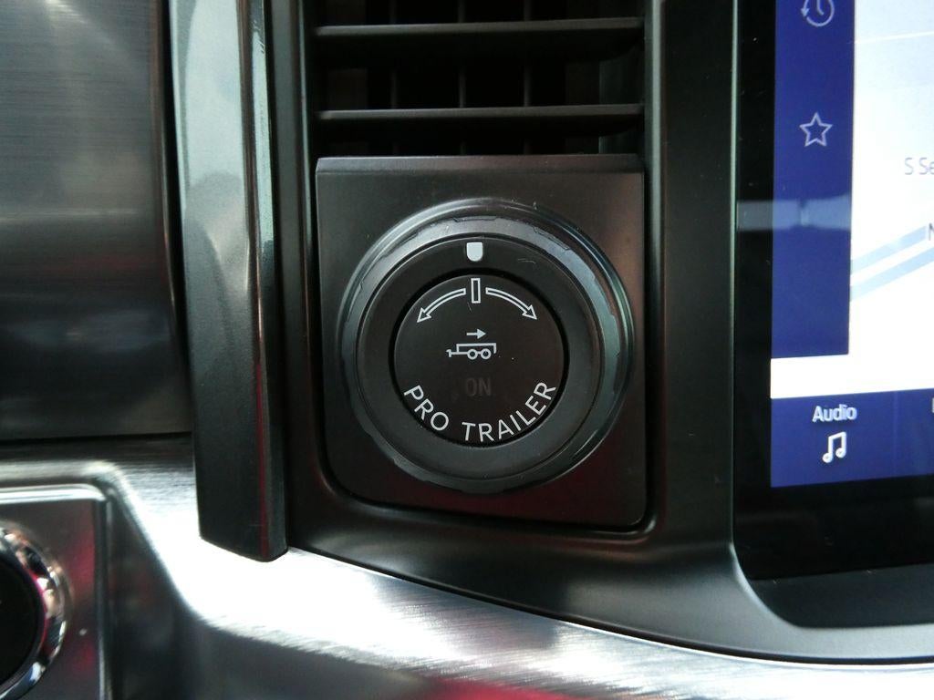 2022 Ford F-150 LARIAT 4WD SuperCrew 5.5' Box