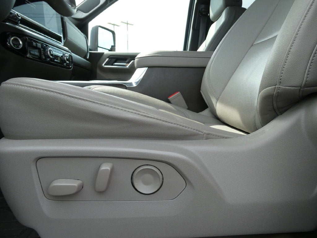 2025 GMC Sierra 2500 HD Crew Cab Standard Box 4-Wheel Drive SLT