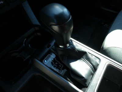 2022 Toyota Tacoma 4WD 4WD SR Double Cab 5' Bed V6 AT (GS)