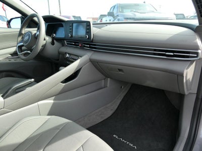 2025 Hyundai ELANTRA SEL Sport IVT