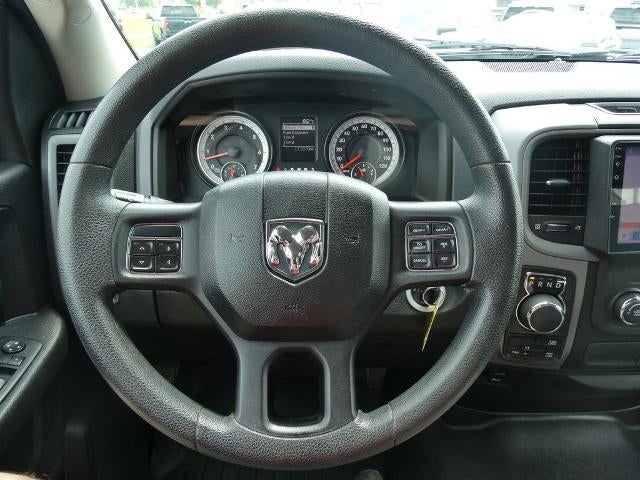 2014 RAM 1500 4WD Crew Cab 5.7 Ft Box Express