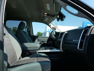2017 RAM 1500 Big Horn 4x4 Crew Cab 5'7" Box