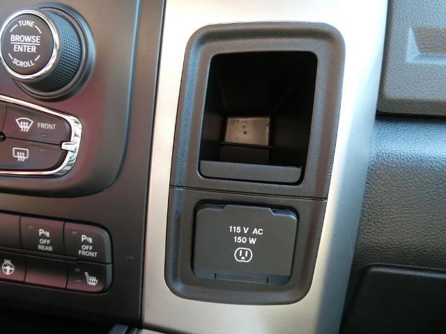 2017 RAM 1500 Big Horn 4x4 Crew Cab 5'7" Box