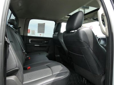 2018 RAM 1500 Laramie Crew Cab 4x4 6'4' Box