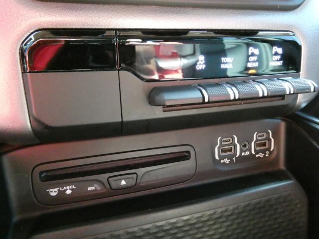 2019 RAM 1500 Big Horn/Lone Star 4x4 Crew Cab 5'7" Box