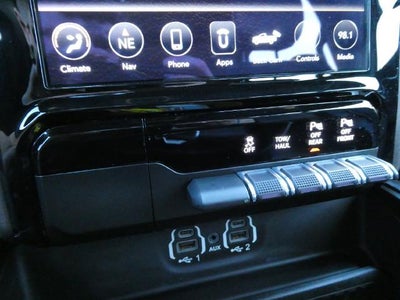 2021 RAM 1500 Laramie Crew Cab 4x4 5'7' Box