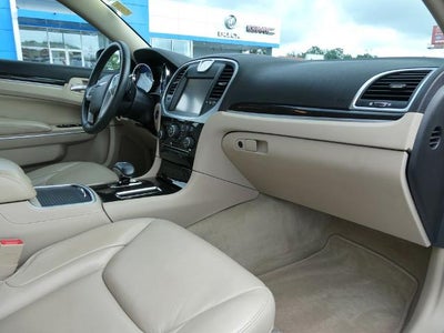 2014 Chrysler 300 4dr Sdn RWD