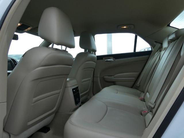 2014 Chrysler 300 4dr Sdn RWD