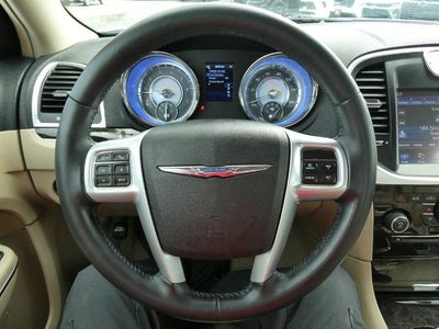 2014 Chrysler 300 4dr Sdn RWD
