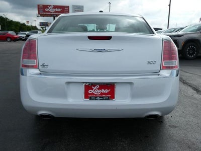 2014 Chrysler 300 4dr Sdn RWD