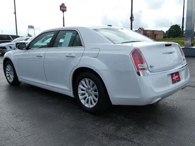 2014 Chrysler 300 4dr Sdn RWD