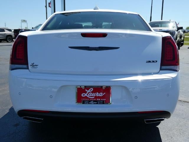 2023 Chrysler 300 Touring L