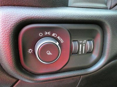 2020 RAM 3500 Tradesman 4x4 Crew Cab 6'4" Box