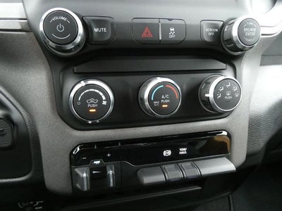 2022 RAM 2500 Tradesman 4x4 Crew Cab 6'4" Box
