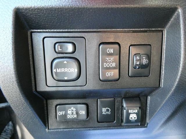 2019 Toyota Tundra 4WD 4WD SR5 CrewMax 5.5' Bed 5.7L FFV (SE)