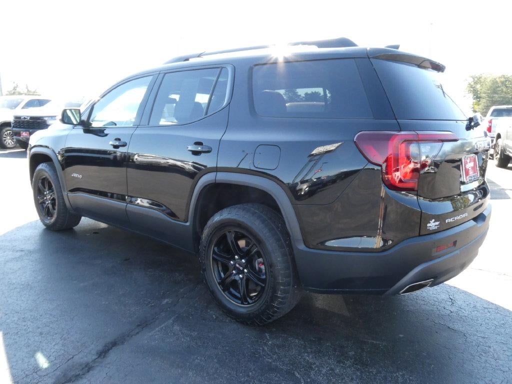 2022 GMC Acadia AT4