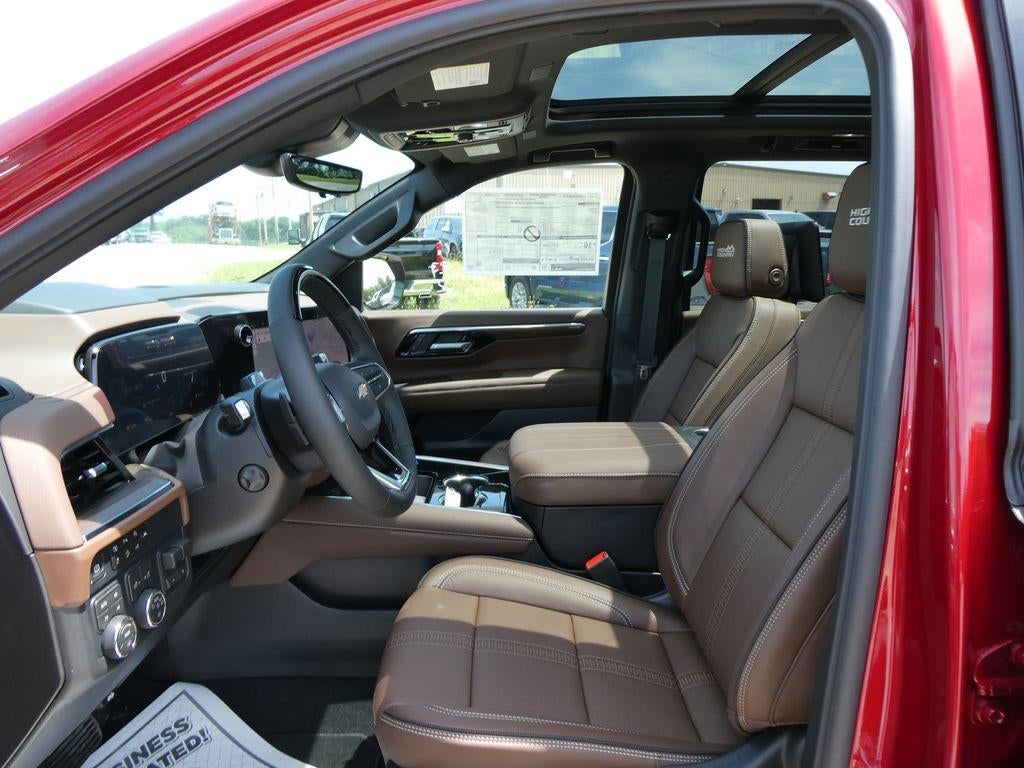 2026 Chevrolet Suburban High Country - Photo 17