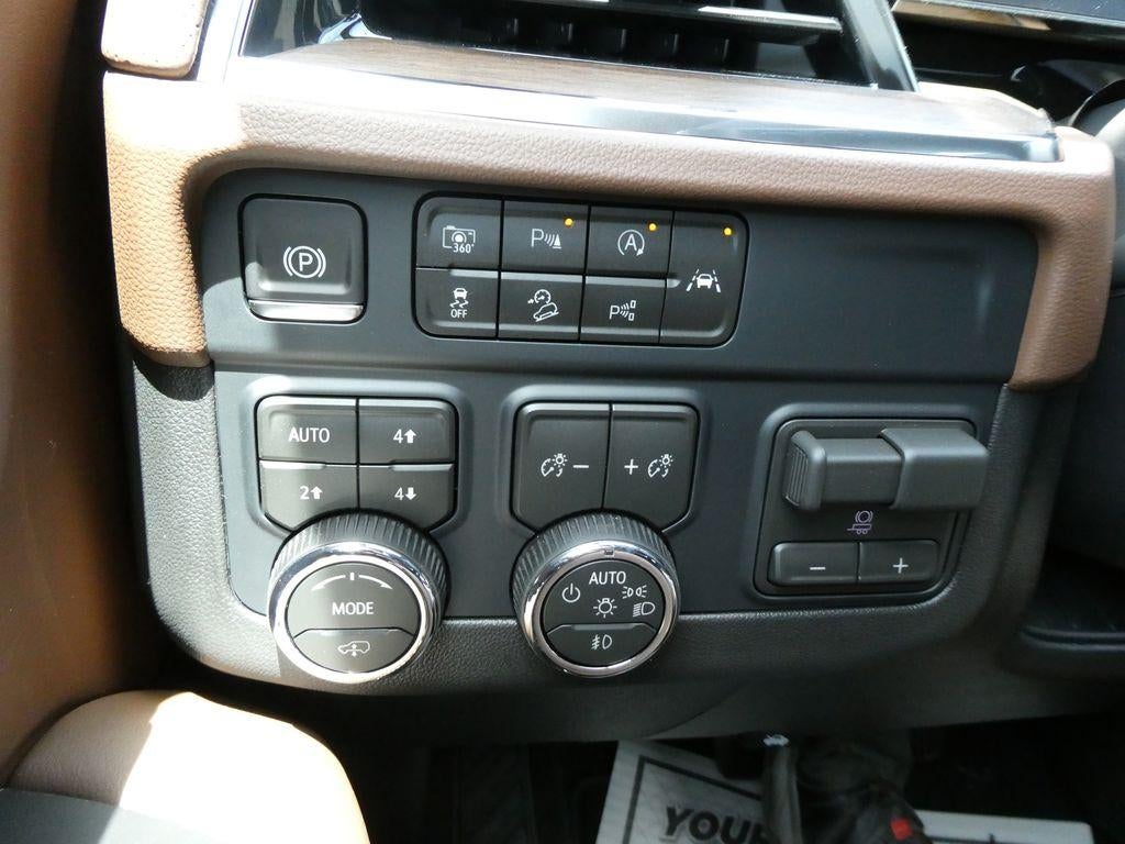 2026 Chevrolet Suburban High Country - Photo 21