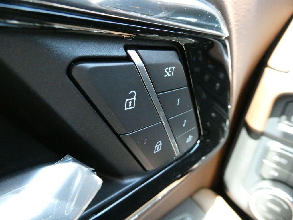 2026 Chevrolet Suburban High Country - Photo 22
