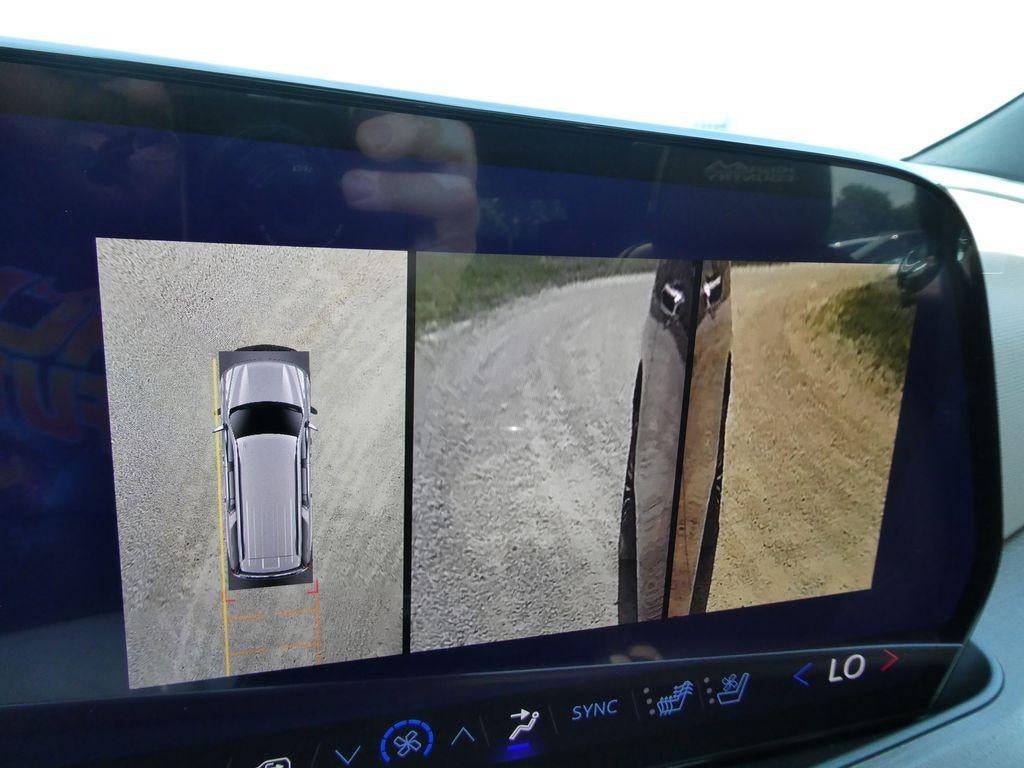 2026 Chevrolet Suburban High Country - Photo 32