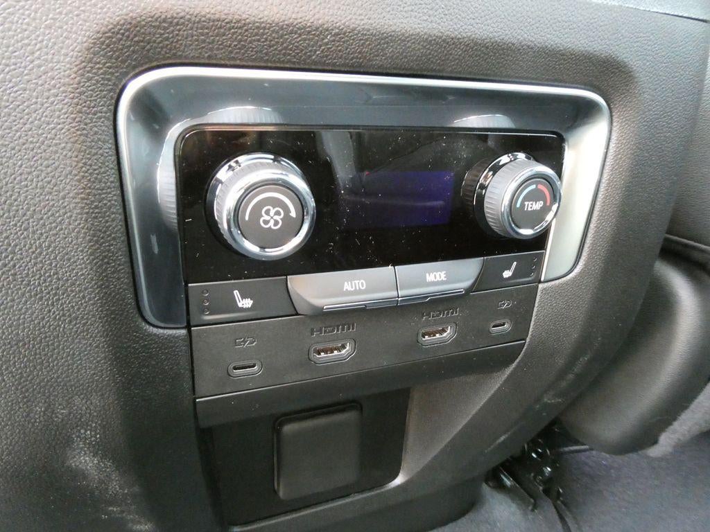 2026 Chevrolet Suburban High Country - Photo 15