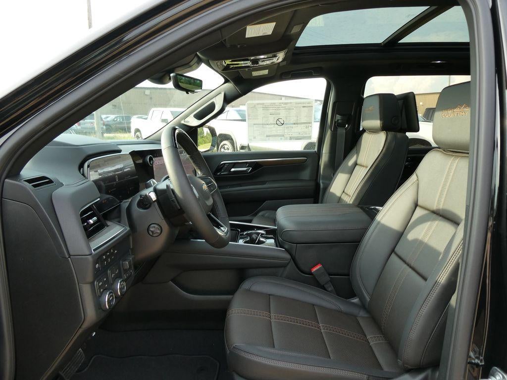 2026 Chevrolet Suburban High Country - Photo 17