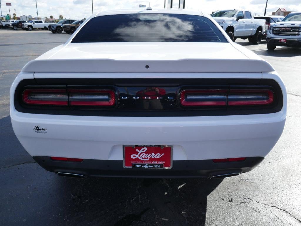 2016 Dodge Challenger SXT Plus