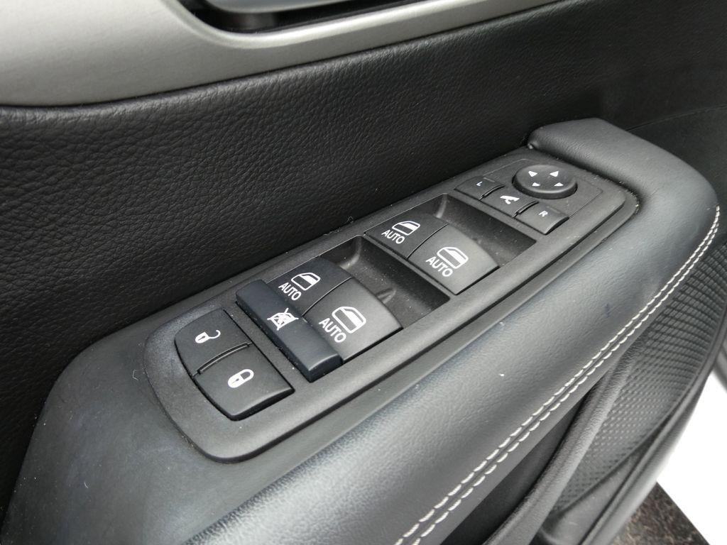 2024 Chrysler Pacifica Hybrid Premium S Appearance Pkg