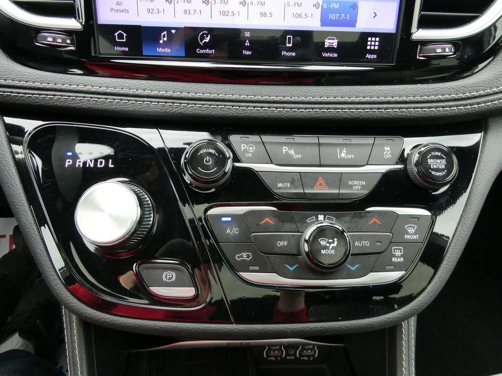 2024 Chrysler Pacifica Hybrid Premium S Appearance Pkg