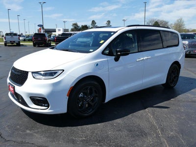 2024 Chrysler Pacifica Hybrid Premium S Appearance Pkg