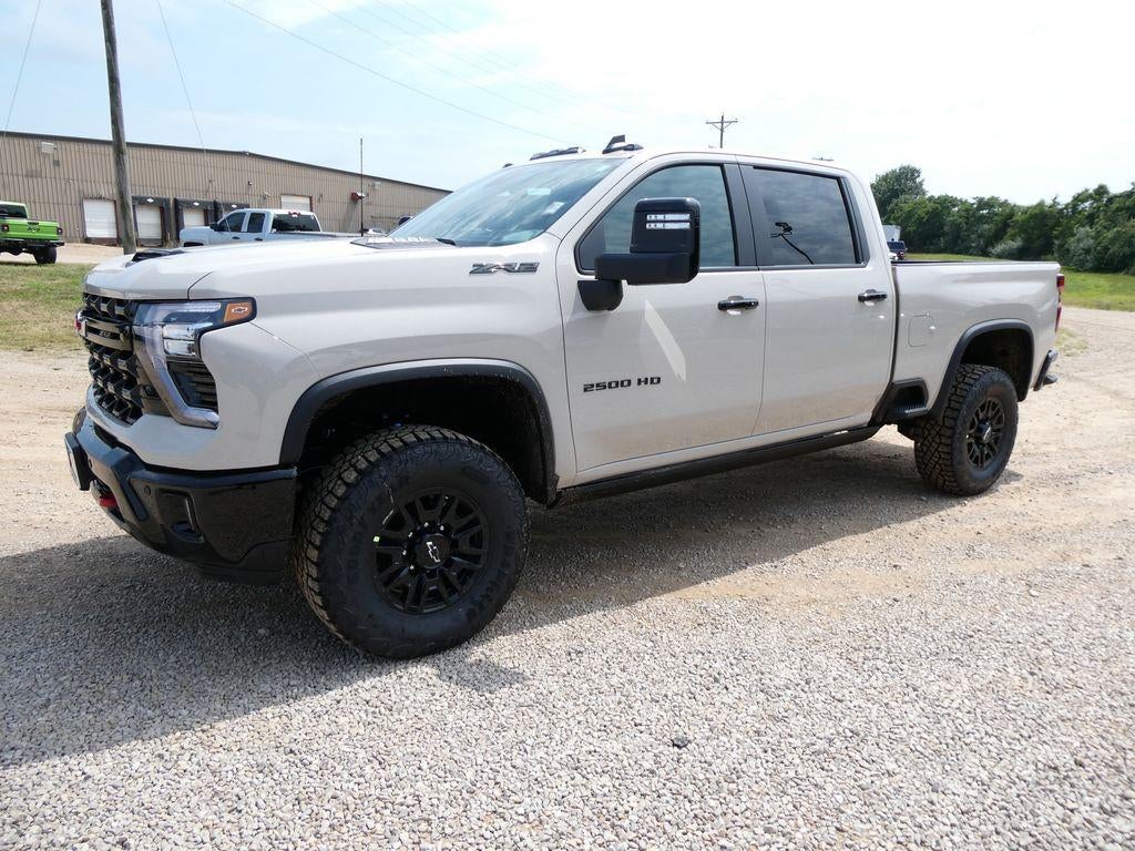 2026 Chevrolet Silverado 2500 HD ZR2 - Photo 9