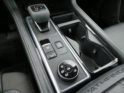 2023 Nissan Pathfinder SL 4WD