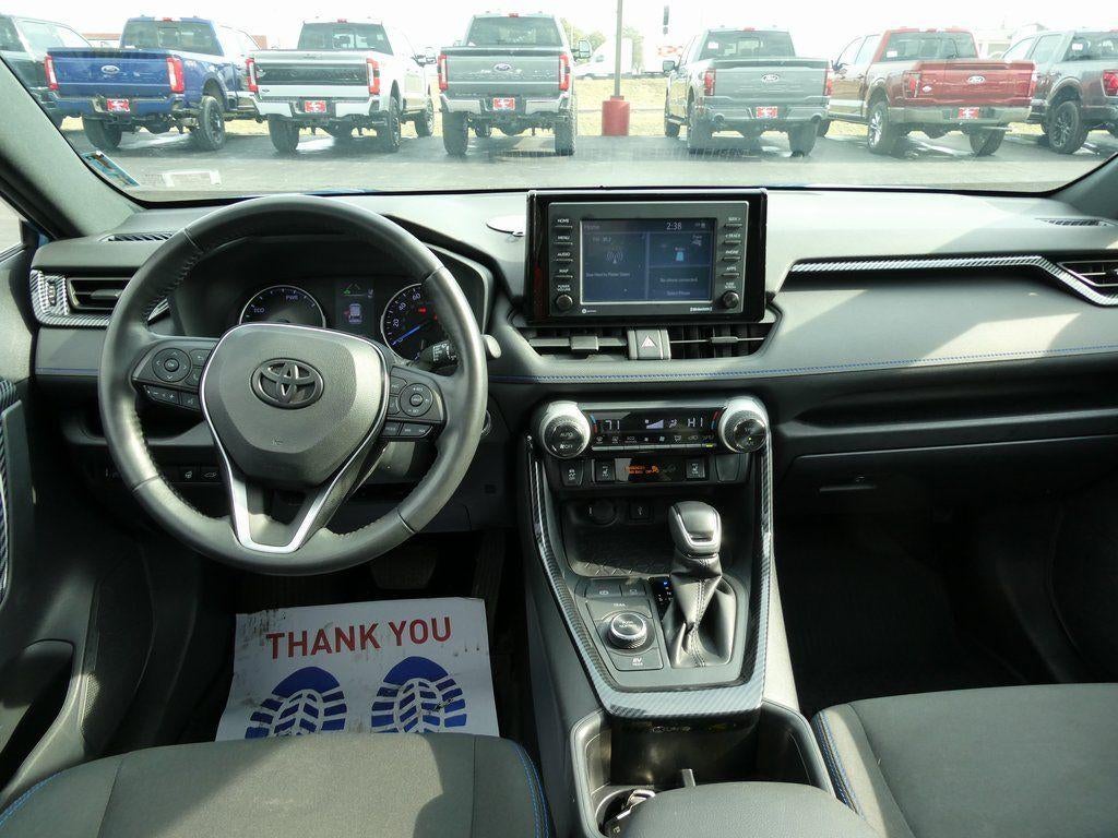 2022 Toyota RAV4 Hybrid SE