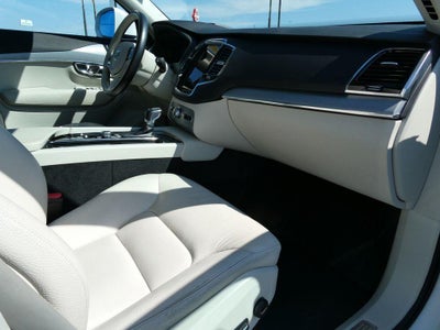 2021 Volvo XC90 T5 Momentum 7 Passenger
