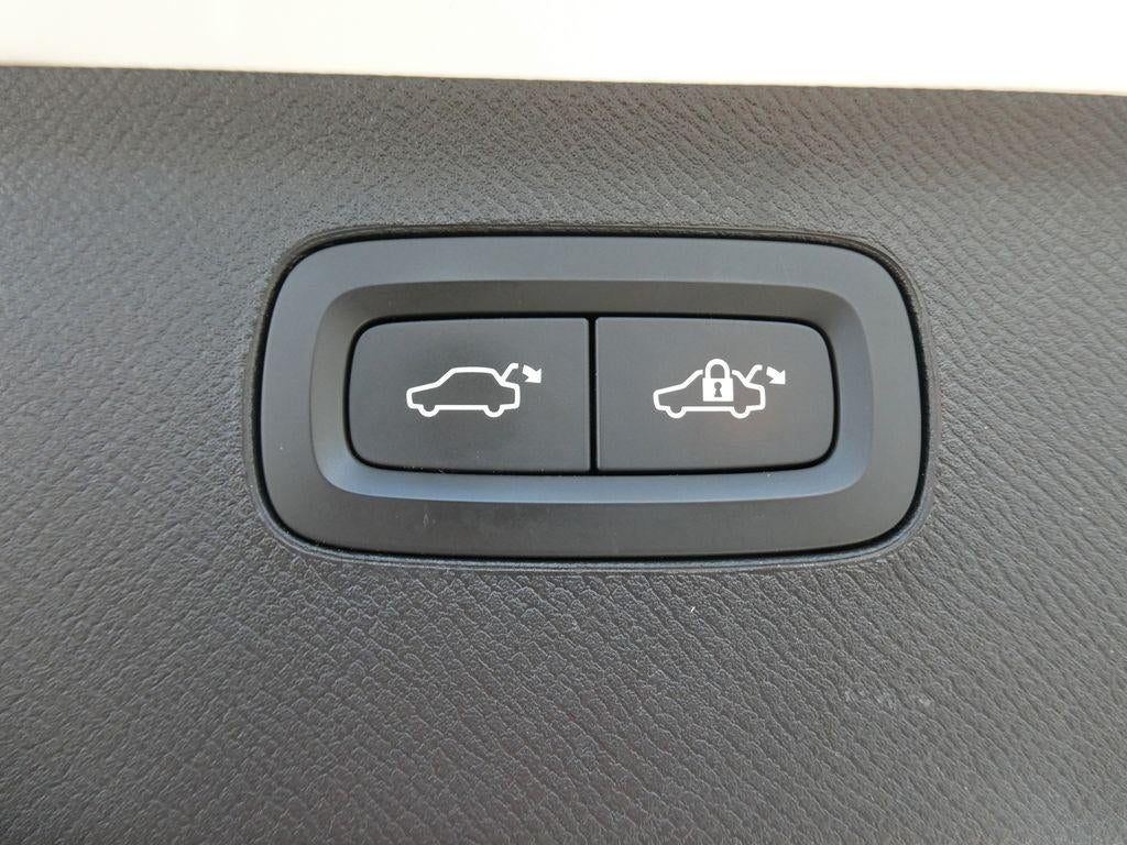 2021 Volvo XC90 T5 Momentum 7 Passenger