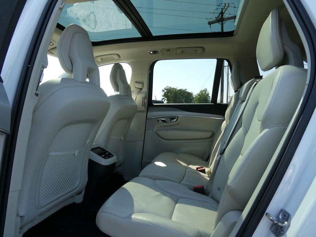 2021 Volvo XC90 T5 Momentum 7 Passenger
