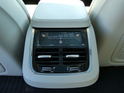 2021 Volvo XC90 T5 Momentum 7 Passenger