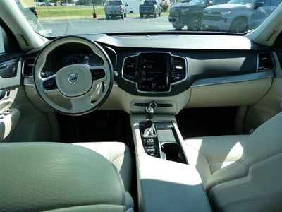 2021 Volvo XC90 T5 Momentum 7 Passenger